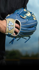 <h5>🎄WANT YOUR GLOVE UNDER THE TREE?🎄</h5>